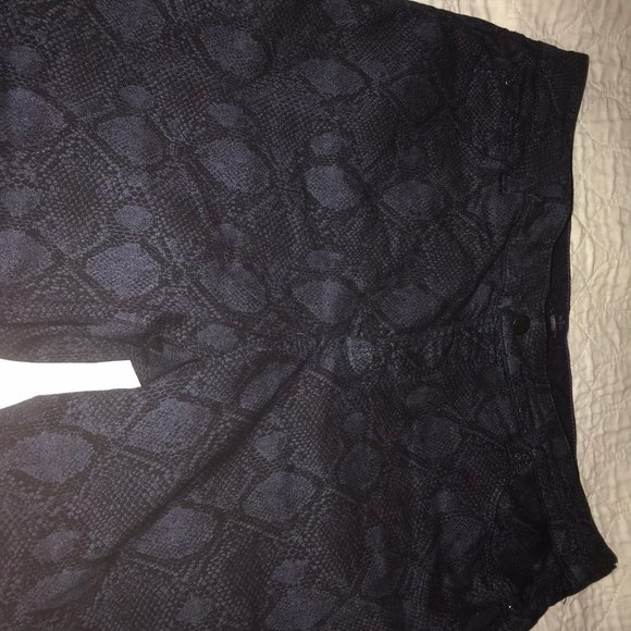 NYDJ Reptile Snakeskin print Skinny Pants - Picture 5 of 7